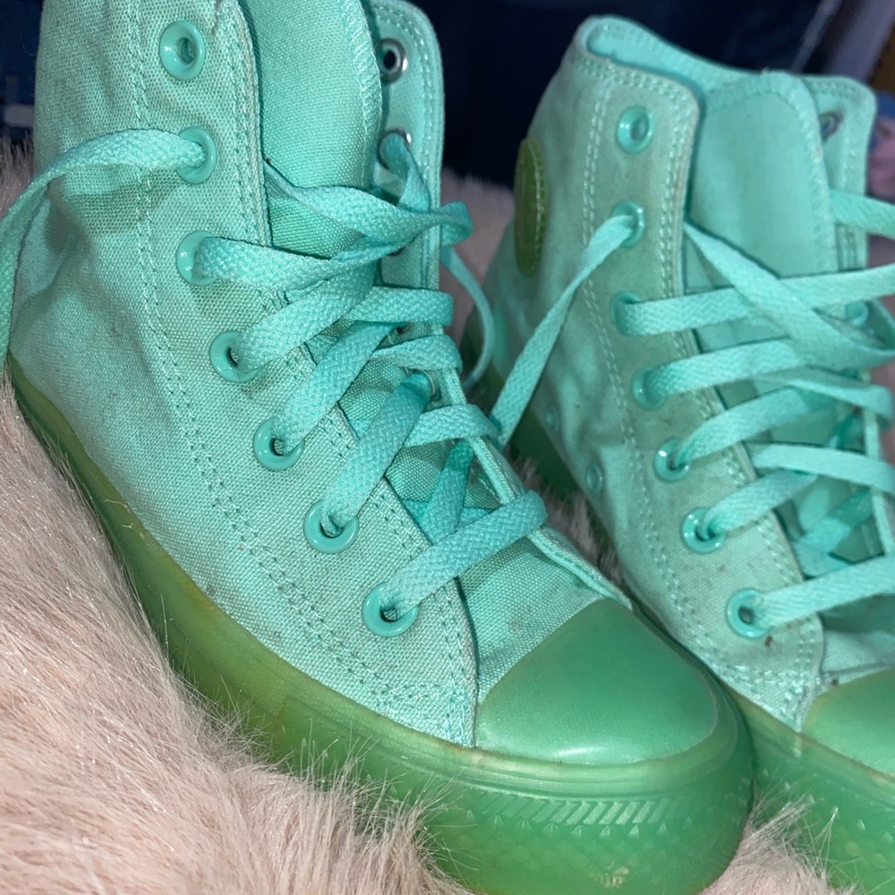 High-Top Sneakers - Green